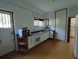 Charming 6-bed Chalet in Llanes