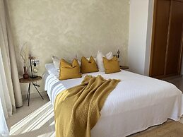 Charming 2 Bed Apartment in Quartiers Marbella