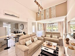 Luxurious Frontline Golf Villa on Mar Menor Golf
