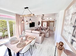 Luxurious Frontline Golf Villa on Mar Menor Golf