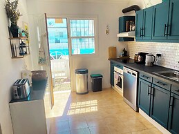 House for up to 6 Guests With Pool, Punta Prima