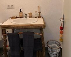 Aurora 2-bed Cottage - Sleeps 4 - Montseny Park