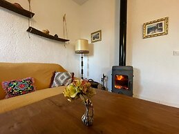 Aurora 2-bed Cottage - Sleeps 4 - Montseny Park