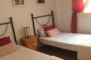 Seaview Balcony - 3 Bedroom Apartment Sleeps 6