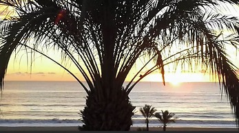 Seaview Balcony - 3 Bedroom Apartment Sleeps 6