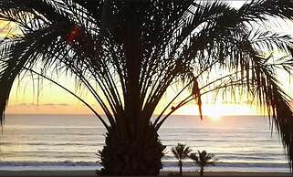 Fabulous Front Line 3-bedroom Apartment in Mojacar