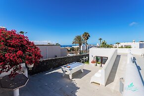Remarkable 5-bed Villa in Playa Blanca
