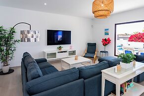 Remarkable 5-bed Villa in Playa Blanca