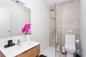 Remarkable 5-bed Villa in Playa Blanca