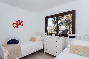 Remarkable 5-bed Villa in Playa Blanca