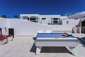 Remarkable 5-bed Villa in Playa Blanca