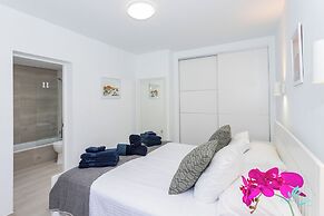 Remarkable 5-bed Villa in Playa Blanca