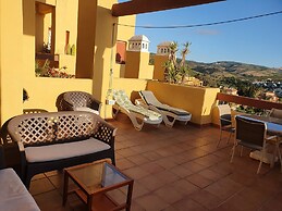 Seaview a Spectacular 3 bed 3 Bathroom Penthouse