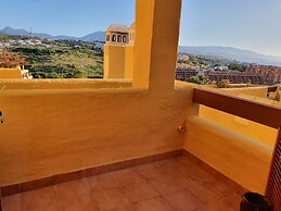 Seaview a Spectacular 3 bed 3 Bathroom Penthouse
