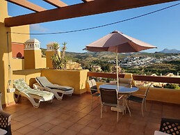 Seaview a Spectacular 3 bed 3 Bathroom Penthouse