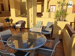 Seaview a Spectacular 3 bed 3 Bathroom Penthouse