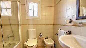 3 Bed Beach Apartment With Views Isla Canela