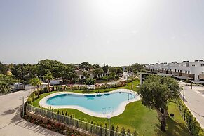 Modern Four Bedroom House With Golf Course Views