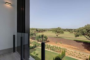 Modern Four Bedroom House With Golf Course Views