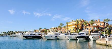 Modern Four Bedroom House With Golf Course Views