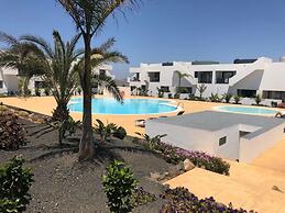 Superior Apartment Sleeps 2 With Pool