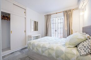 Charming Apartment With sea Views in Benalmadena