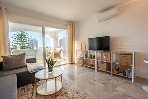 Apartment Sleeps 4 With Sea Views
