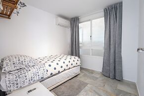Apartment Sleeps 4 With Sea Views