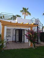 As055 Cosy 2 Bedroom, in the Green Palm Tree Oasis