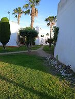 As055 Cosy 2 Bedroom, in the Green Palm Tree Oasis