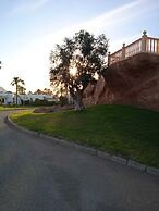 As055 Cosy 2 Bedroom, in the Green Palm Tree Oasis