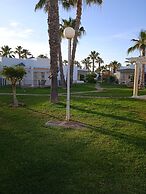 As055 Cosy 2 Bedroom, in the Green Palm Tree Oasis