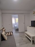 Charming Apartment up to 4 Persons 3 min to Metro