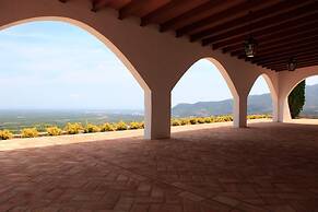 House -sleeps 8-natural Pool-pet Friendly