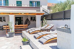 Holiday Home Luce with Pool