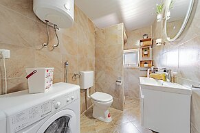 Holiday Home Luce with Pool