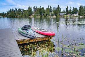 Lakefront Lynnwood Home w/ Balconies & Shared Dock