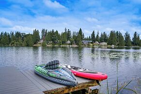 Lakefront Lynnwood Home w/ Balconies & Shared Dock