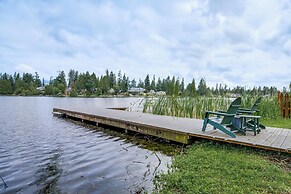 Lakefront Lynnwood Home w/ Balconies & Shared Dock