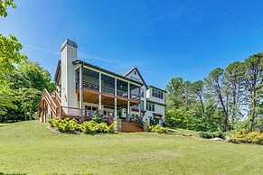 Lakefront Hiawassee Gem: Boat Dock w/ Rooftop Deck