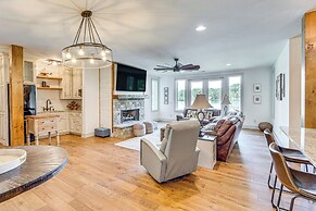 Lakefront Hiawassee Gem: Boat Dock w/ Rooftop Deck