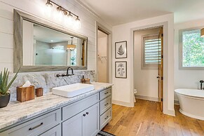 Lakefront Hiawassee Gem: Boat Dock w/ Rooftop Deck