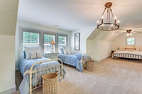 Lakefront Hiawassee Gem: Boat Dock w/ Rooftop Deck