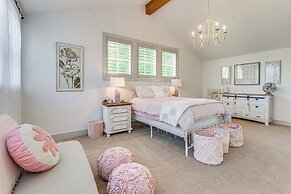 Lakefront Hiawassee Gem: Boat Dock w/ Rooftop Deck