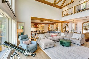 Lakefront Hiawassee Gem: Boat Dock w/ Rooftop Deck