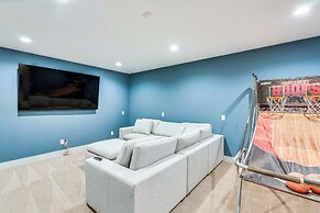 Lakefront Hiawassee Gem: Boat Dock w/ Rooftop Deck