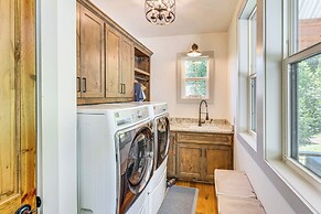 Lakefront Hiawassee Gem: Boat Dock w/ Rooftop Deck