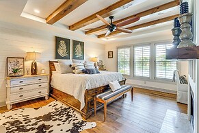 Lakefront Hiawassee Gem: Boat Dock w/ Rooftop Deck