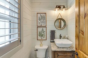 Lakefront Hiawassee Gem: Boat Dock w/ Rooftop Deck