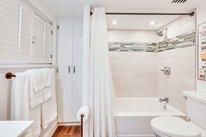 Family Home w/ Hot Tub: 1/2 Mi to Lake Milton